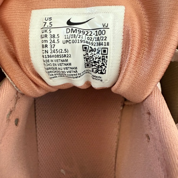 Nike Women Air Max 90 Futura Sneaker in Sandrift - Picture 2 of 7